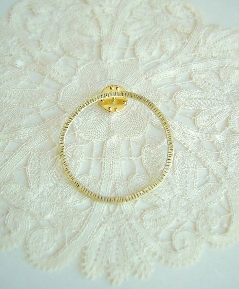 Ring pin brooch / 4.5cm - Brooches - Other Metals Gold