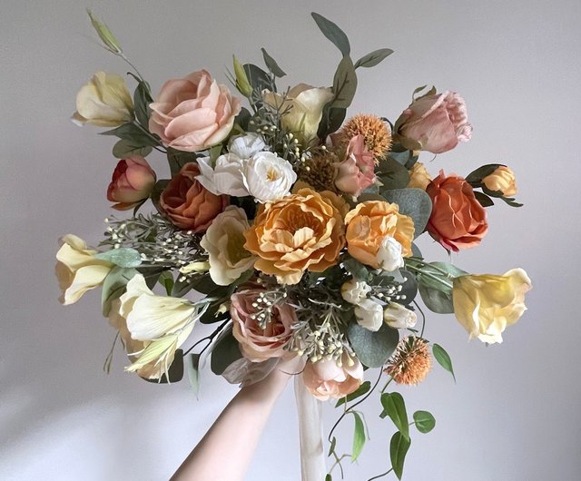 造花ブーケ ピンク・イエロー・オレンジ Amazon.co.jp: 人工秋の花ブーケ 21.6インチ 秋 フェイクシルク