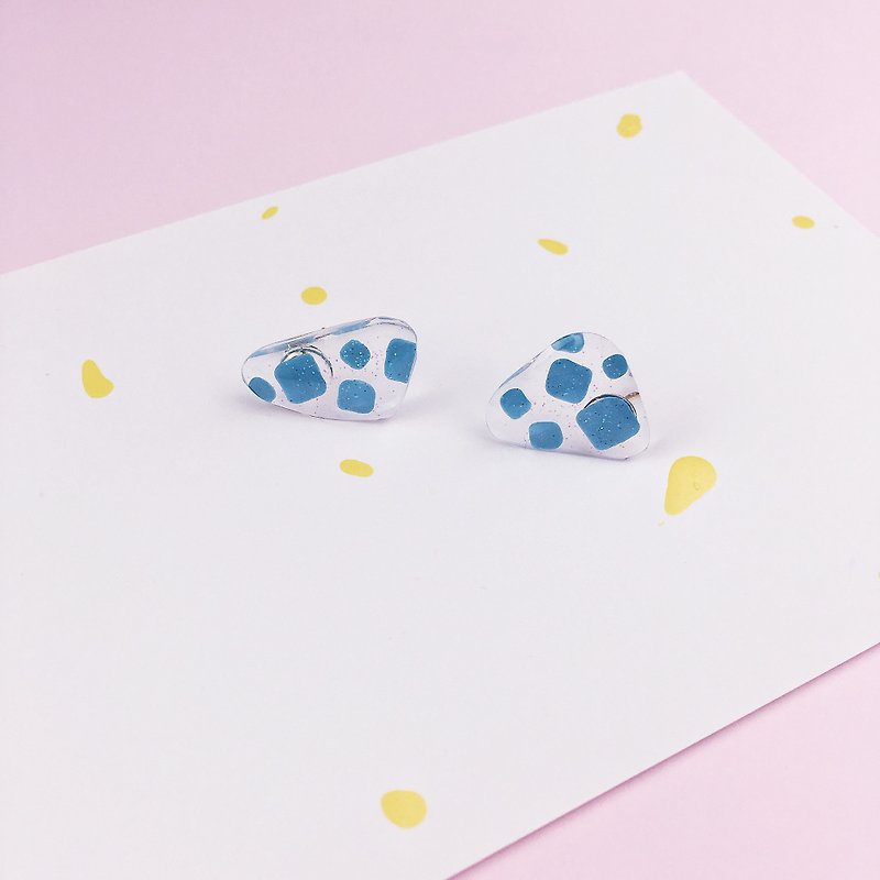 A pair of tender blue irregular resin Earrings - ต่างหู - เรซิน 
