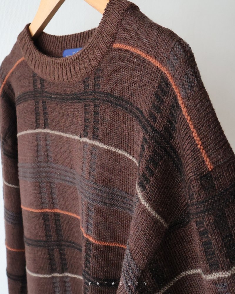 Winter retro neutral Japanese-made geometric knitted loose thin burgundy wool vintage sweater - สเวตเตอร์ผู้หญิง - ขนแกะ สีแดง