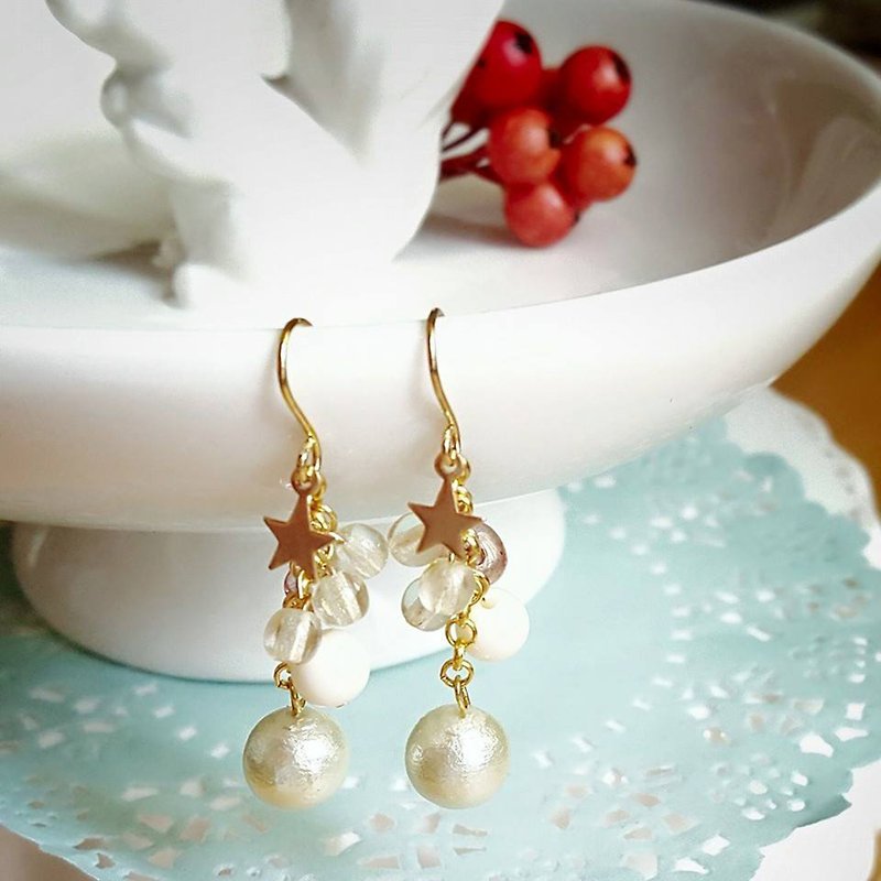 Starry Pieces Cotton Pearl Earrings- natural white - ต่างหู - วัสดุอื่นๆ 