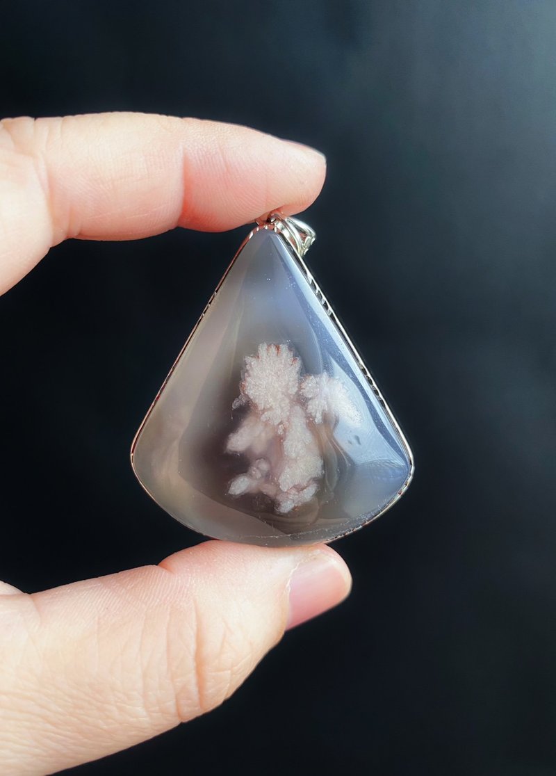 櫻花瑪瑙 S925銀鑲 灰冰 古典美 水中花 項鍊 天然石 禮物 - 項鍊 - 水晶 灰色