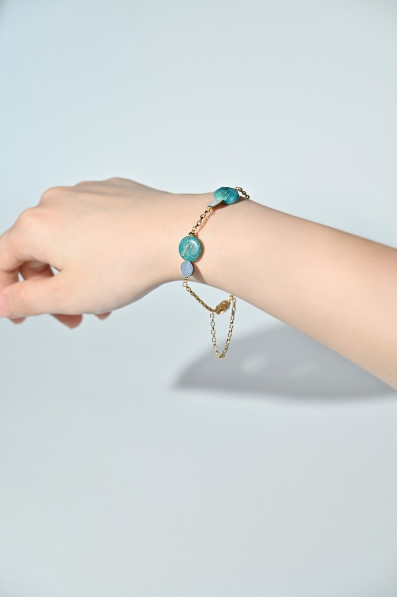 Bubble Gum Magnetic Buckle Bracelet / Emperor Stone/ Shell / JIEGEM Sister's Jewelry - Bracelets - Gemstone Green