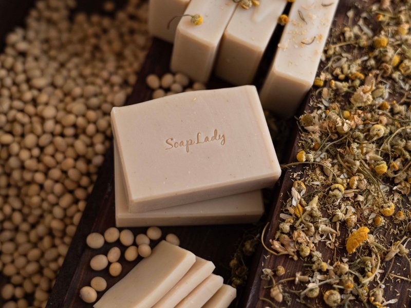 Chamomile Soy Milk Full Body Soap No Fragrance Added To Moisturize Skin - สบู่ - วัสดุอื่นๆ สีกากี