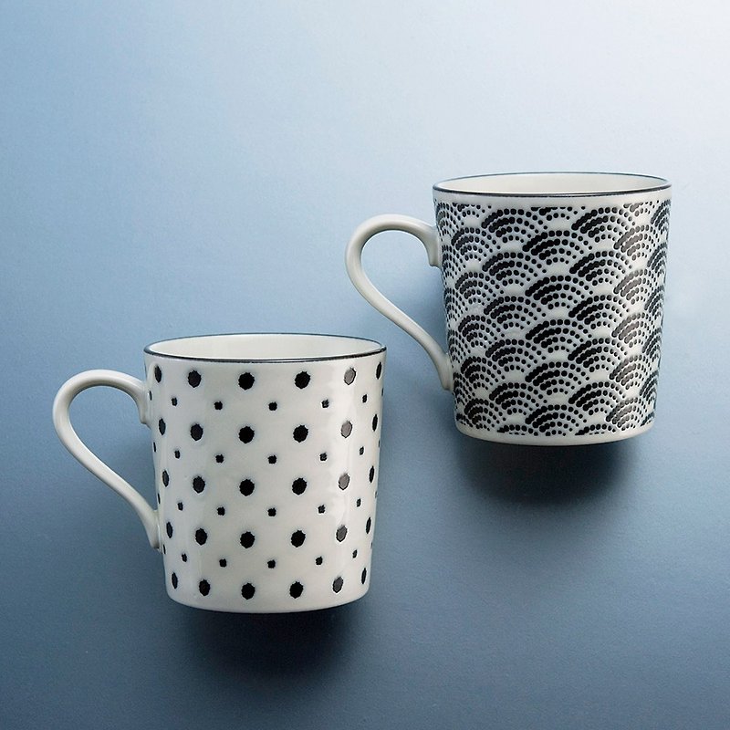 ある種の創造性があります-日本の美濃焼小門マークペアカップギフトセット（2個） - マグカップ - 磁器 多色