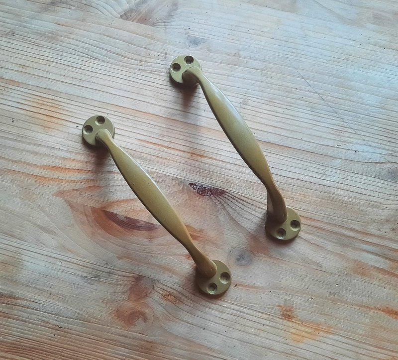 Old khaki color door handles – Soviet pair of door pulls vintage - 其他家具 - 其他金屬 卡其色