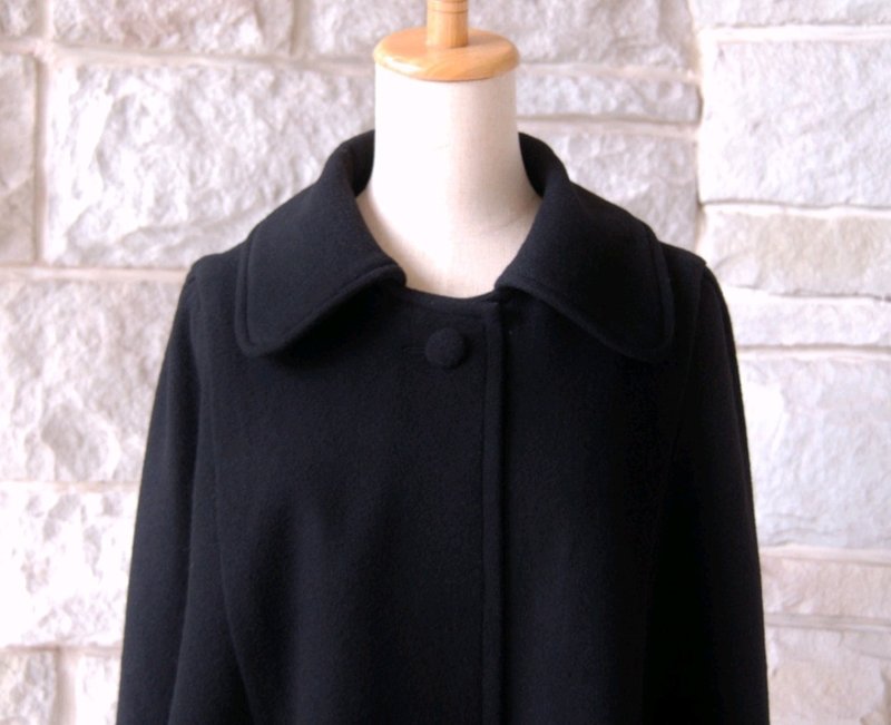 [Elegant Cape Coat] The Black, the classic black, short flowing beaver fabric, wool and cashmere - เสื้อสูท/เสื้อคลุมยาว - ขนแกะ สีดำ