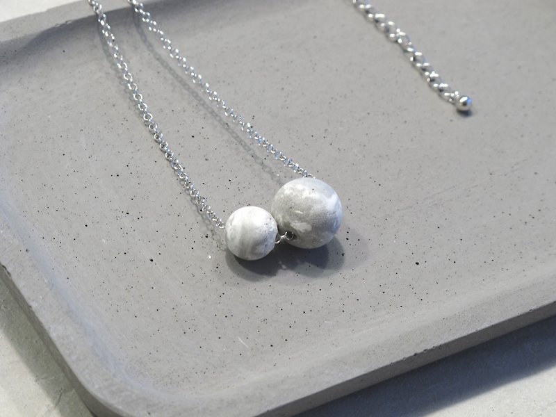 Minimal sterling silver necklace with Marbling concrete beads (Spheres) - Necklaces - Cement Silver
