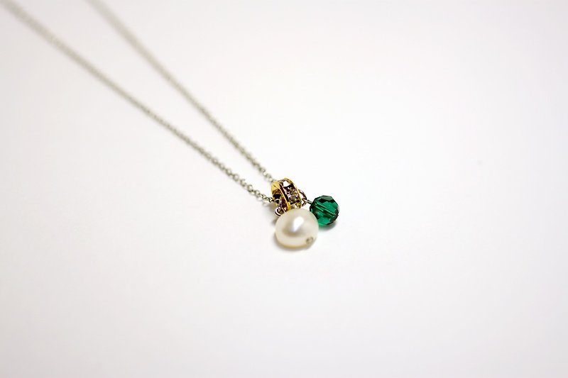 Joyeux Noël! Emerald green Christmas brass stainless steel diamond pearl necklace - Necklaces - Gemstone 