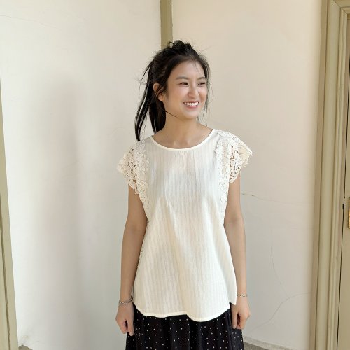 花木馬幸福造夢鋪 Hana Mokuba 蕾絲袖拼接圓領上衣