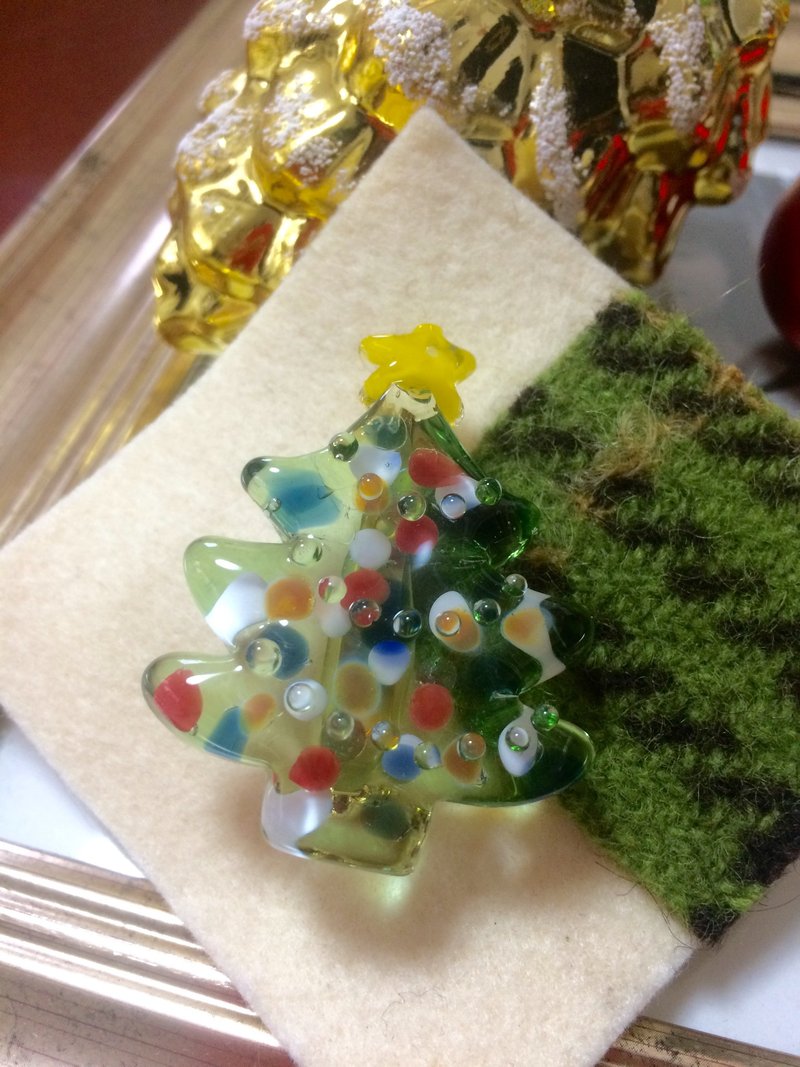 ガラスのクリスマスツリーブローチ - 胸針 - 玻璃 綠色