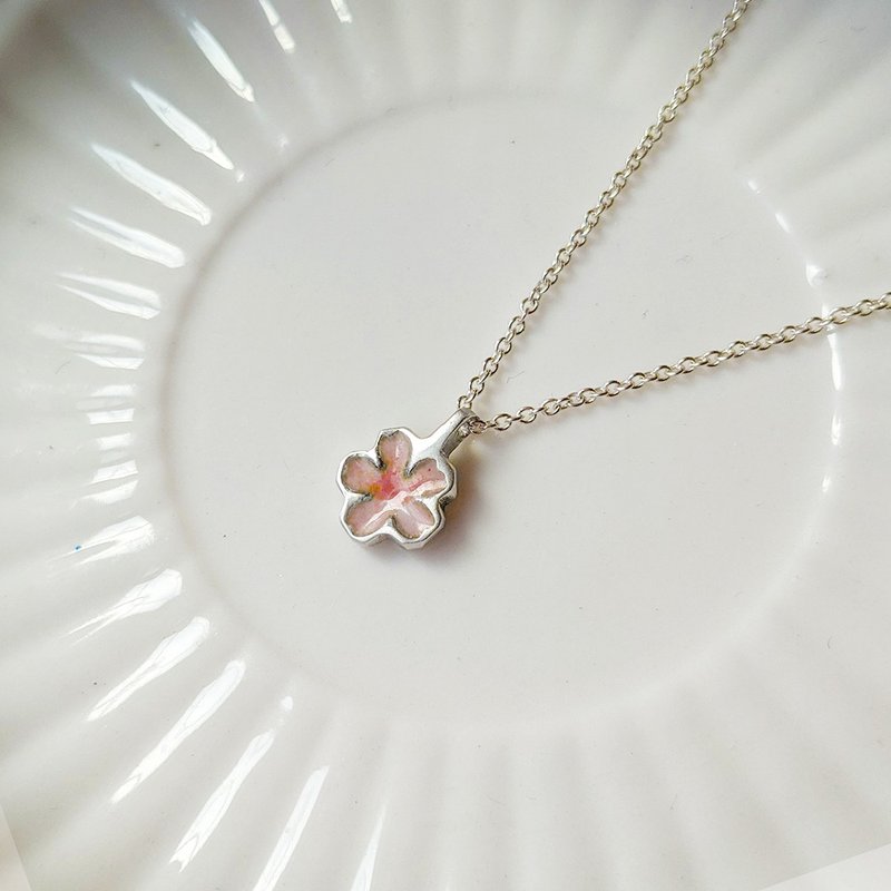 [Spring is coming] Falling Cherry Blossom Series-Sakura Rain-Enamel 925 sterling silver cherry blossom necklace handmade with composite media - Necklaces - Other Metals Pink