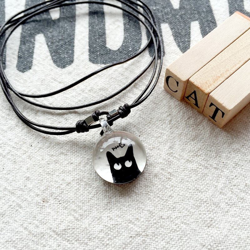 Glass pendant Innocent cat - 項鍊 - 玻璃 