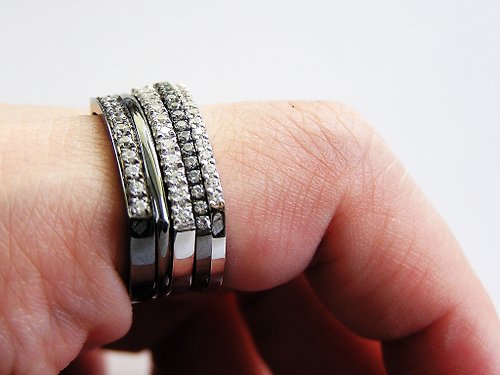irisjjewellery 925銀鍍18K黑金鑲方晶鋯石戒指一隻