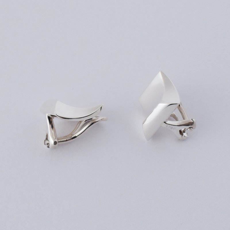 reversi イヤリング　= silver 925 earclips = - 耳環/耳夾/耳骨夾 - 其他金屬 銀色