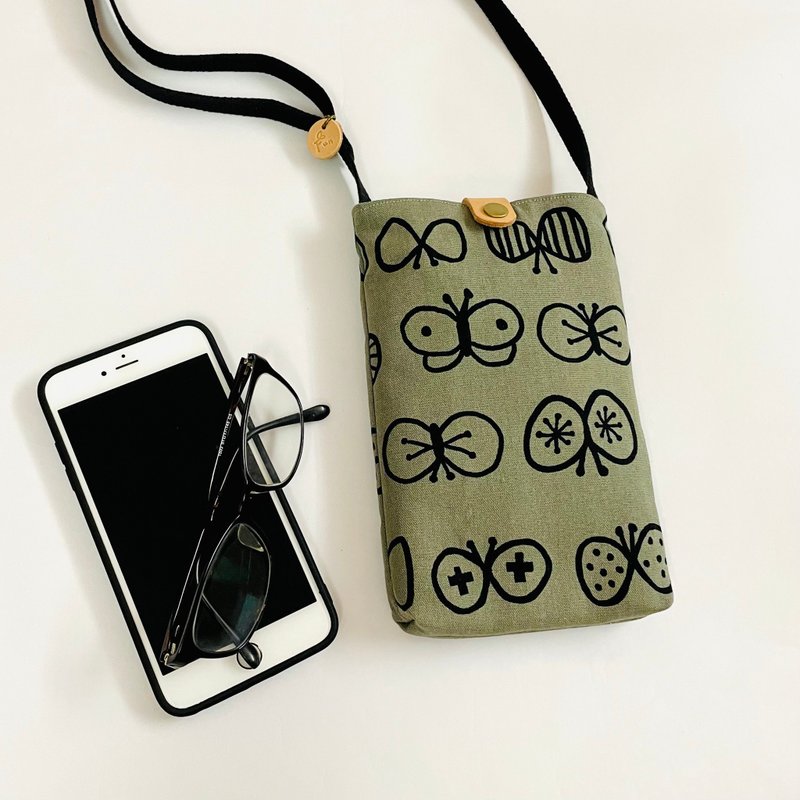 Minagawa Akira style butterfly. Mobile phone sling bag. Zip inside pocket with leather buckle strap. Can be hung around the neck and worn cross-body - กระเป๋าแมสเซนเจอร์ - ผ้าฝ้าย/ผ้าลินิน สีดำ