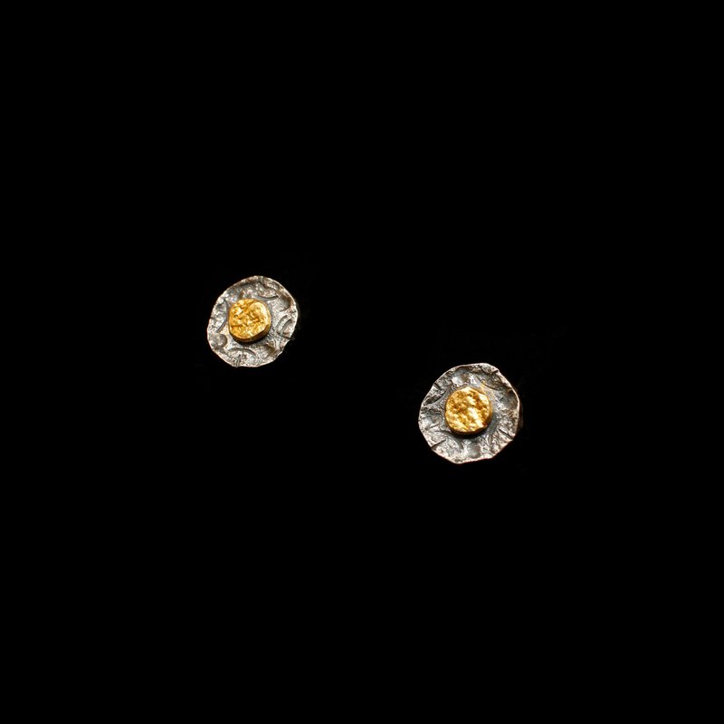 【古幣系列】２方圓耳釘 _ 手打形 體厚實 古董紋 熱貼多層純金箔 - 耳環/耳夾/耳骨夾 - 寶石 