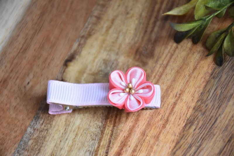 Fine Fabric Flower Hairpin-Spring Plum-Pink - เครื่องประดับผม - ผ้าไหม สึชมพู