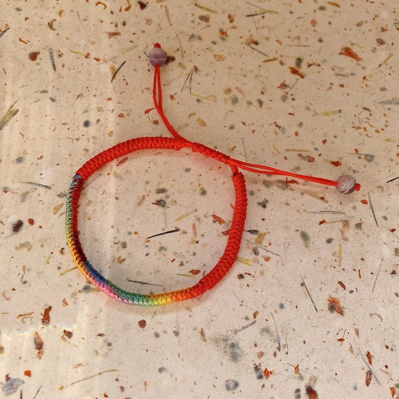 手作 絢爛。五彩繩編織手繩 彩虹本命新年禮物 寶寶姐妹納福平安 - 手鍊/手鐲 - 其他材質 多色