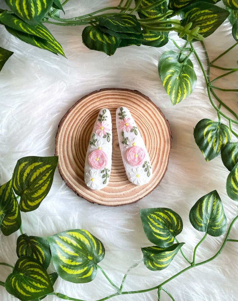 繡花花髮夾 2 件套 可愛柔和刺繡髮夾 - 髮夾/髮圈 - 棉．麻 粉紅色
