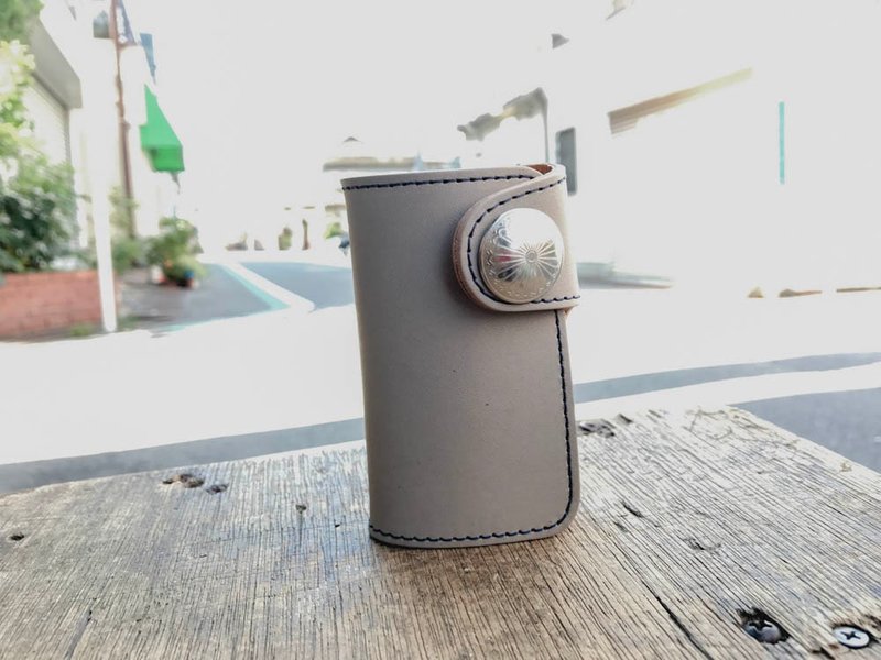 TWOFOLD　コンチョが主役のキーケース　ツーフォルドキーケース　男前コンチョボタン　TFK-HC-NSf - 鑰匙圈/鑰匙包 - 真皮 灰色