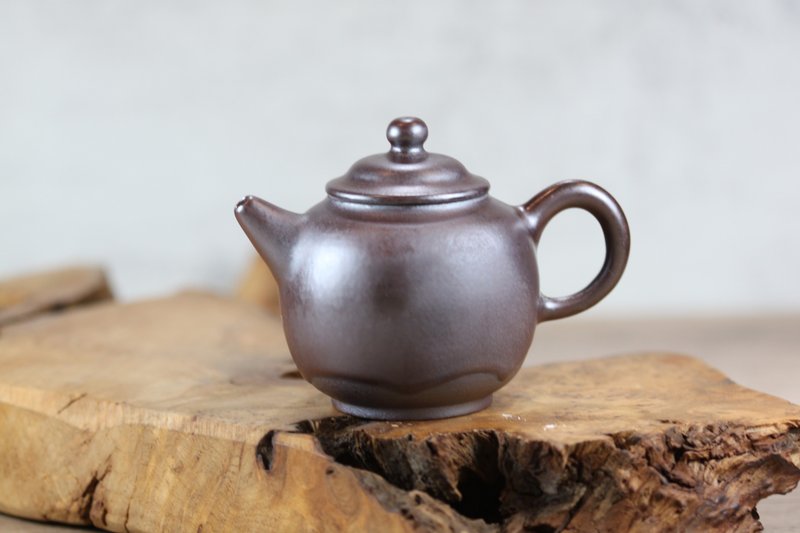 【送禮好物】200ml 天然落灰 柴燒茶壺 鶯歌名家葉敏祥手作 - 茶壺/茶杯/茶具 - 瓷 