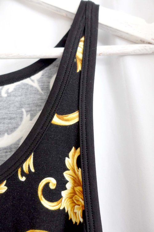 新品 VERSACE ブラック シグネチャー バロック柄 ユニセックス