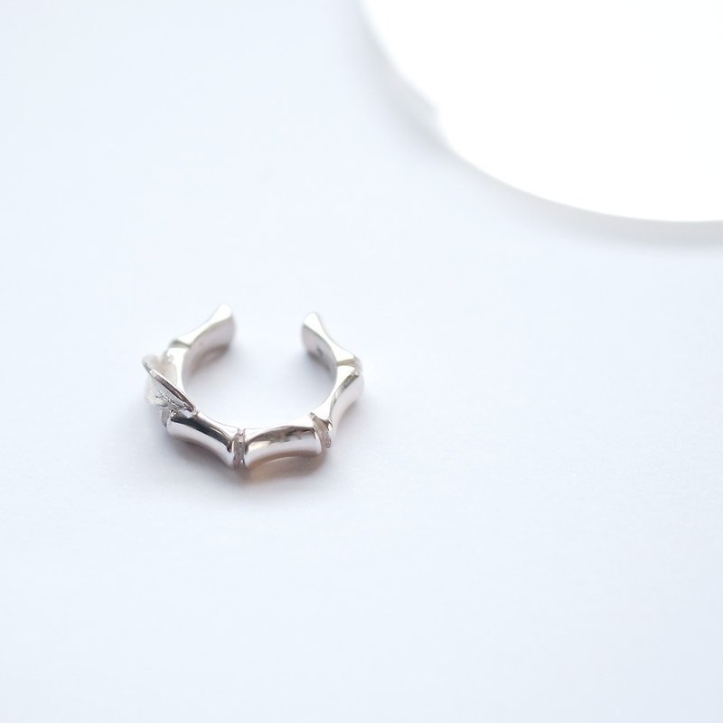 バンブー イヤーカフ シルバー925 - 耳環/耳夾 - 其他金屬 銀色
