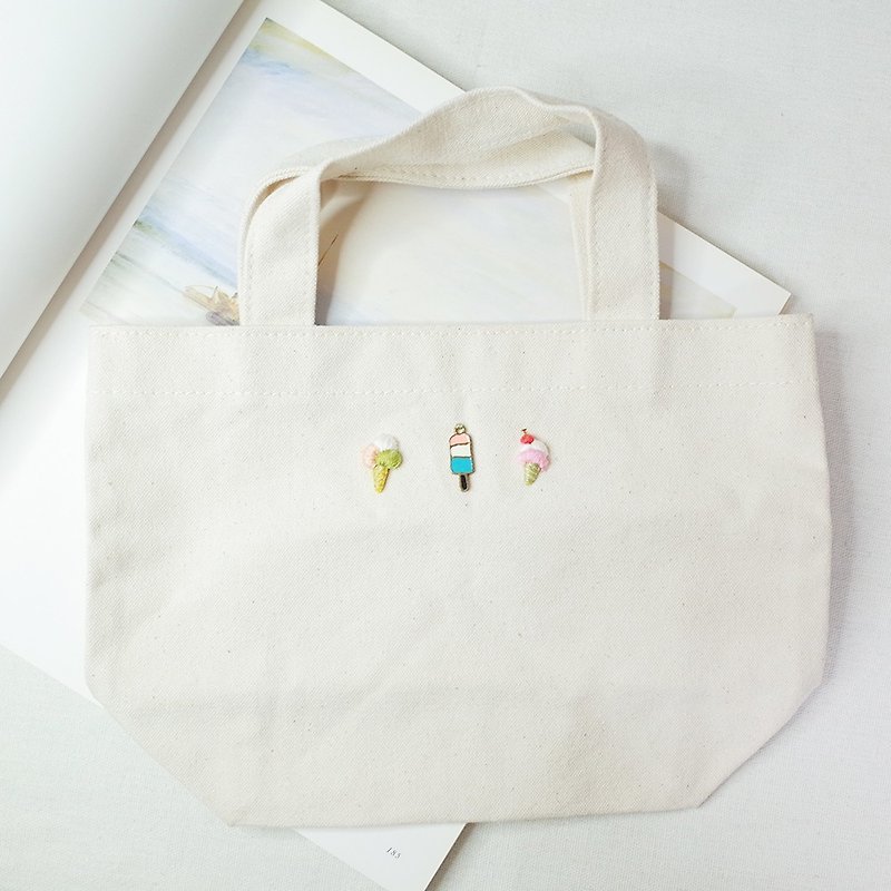 Ice cream hand embroidery made in Taiwan pure cotton canvas bag hand bag environmental protection bag - กระเป๋าถือ - งานปัก หลากหลายสี