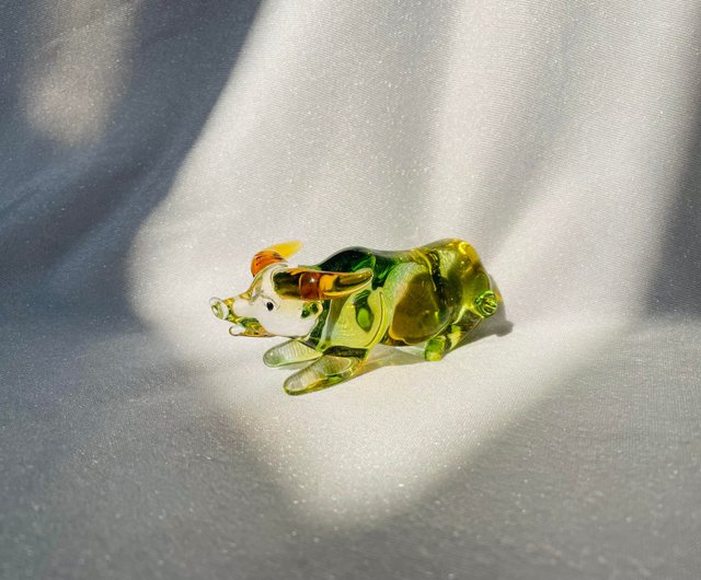 グリーン　クリスタル　バッファローの置物　ハンドメイド　希少品 グリーン クリスタル バッファローの置物 ハンドメイド 希少品