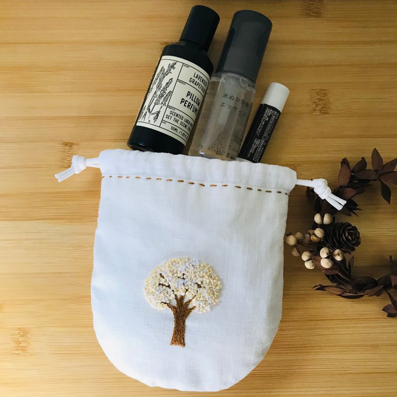 Hand-Embroidered Cherry Blossom Tree White Linen Drawstring Pouch - กระเป๋าหูรูด - ผ้าฝ้าย/ผ้าลินิน ขาว