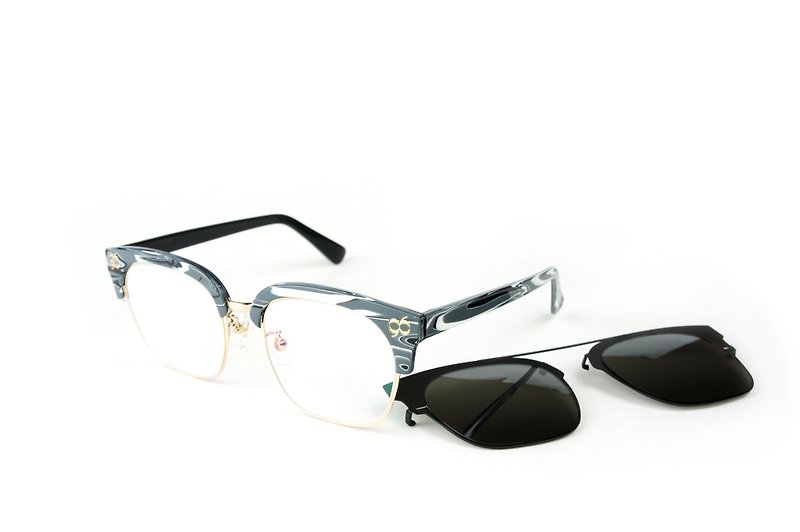 BEING Plain + Front Hanging Sunglasses-Grey (Silver Grey Modest) - กรอบแว่นตา - วัสดุอื่นๆ สีเทา