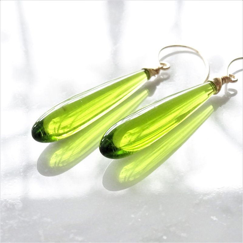 14kgf Quartz drop pierced earring / earring RIGHT GRN - Earrings & Clip-ons - Crystal Green