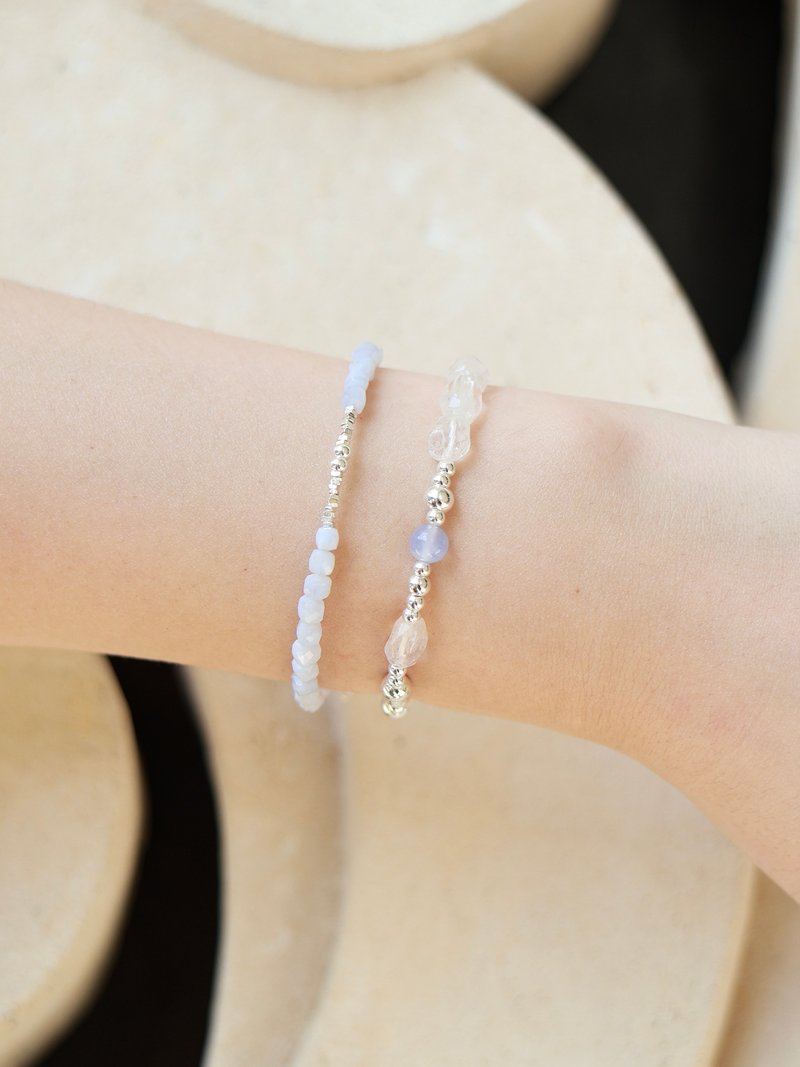像霧像雲又像風。藍紋瑪瑙 Blue Lace Agate 純銀 時髦水晶手鍊 - 手鍊/手鐲 - 水晶 藍色