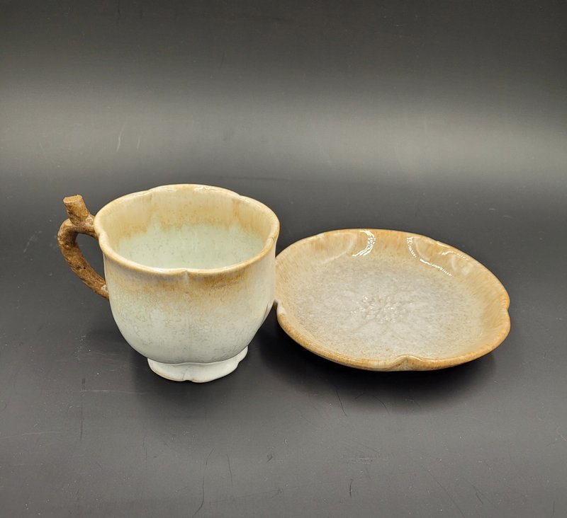 梅花造型杯 手作咖啡杯 梅花咖啡杯 花形咖啡杯 可愛杯子 咖啡杯 - 咖啡杯/馬克杯 - 陶 