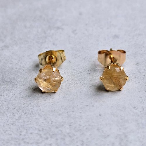 596re ゴールドルチル　ブラジル産水晶　ピアス 596re ゴールドルチル ブラジル産水晶 ピアス