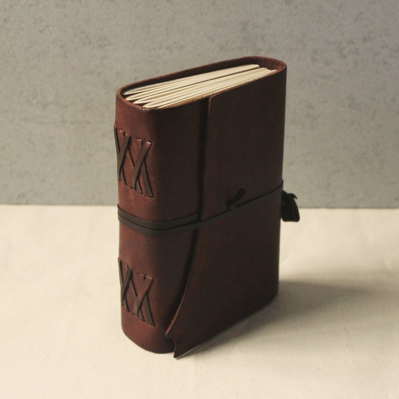 【城市說夢人 】  皮革筆記本 線裝書 手工書 ∣紅色款∣ 綁帶書 - 筆記本/手帳 - 真皮 