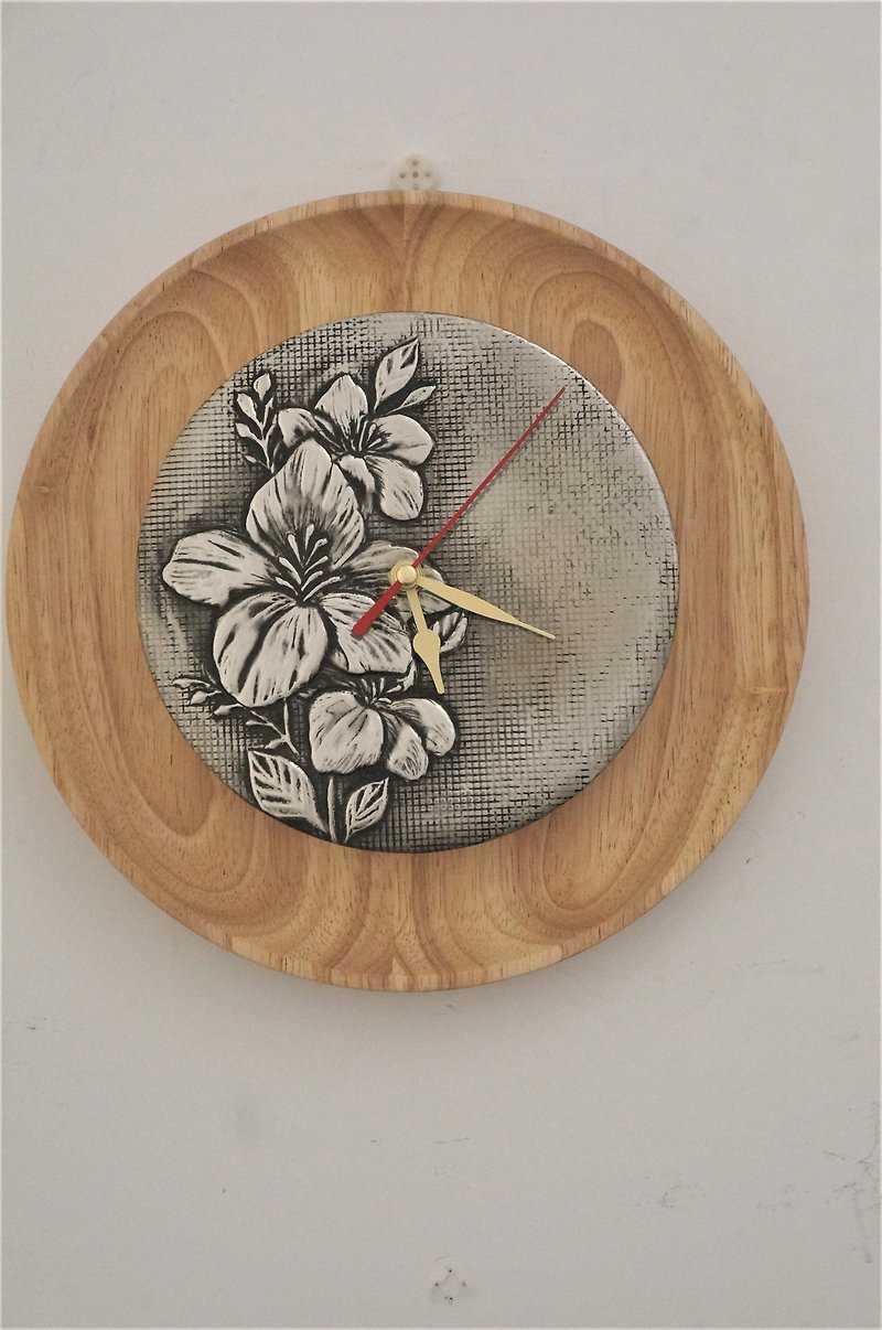 Tin carving one of the representatives of summer flowers hibiscus clock - นาฬิกา - วัสดุอื่นๆ สีเงิน