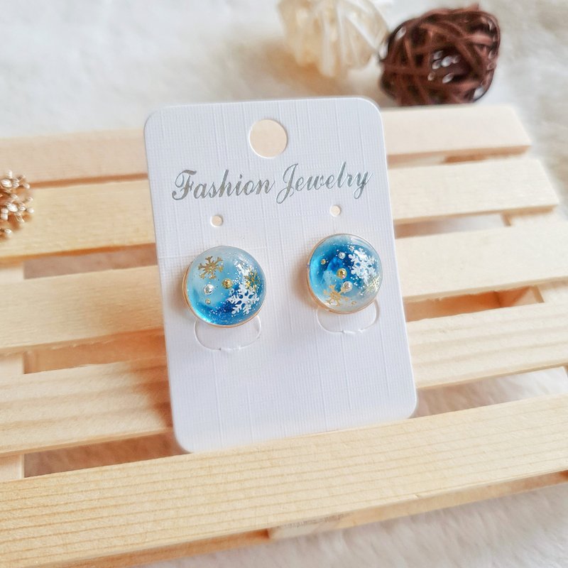 Yanyu handmade 316 medical steel earrings, earrings, snow world snowflake gifts, handmade ear earrings - ต่างหู - เรซิน สีน้ำเงิน