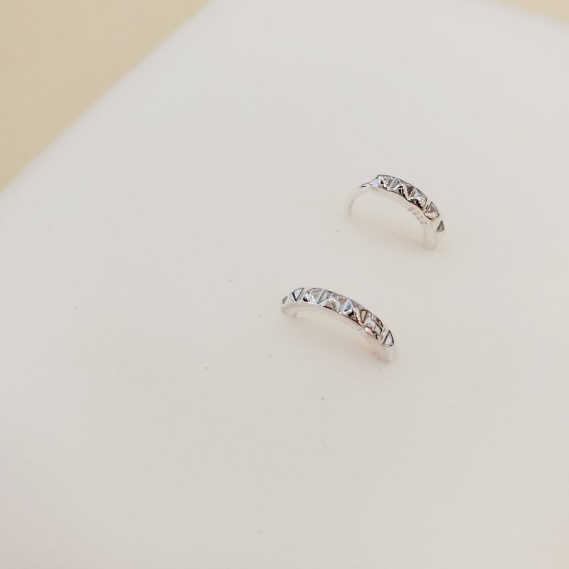 【Earrings】Geometric small earrings/sold out out of print - Earrings & Clip-ons - Sterling Silver Silver