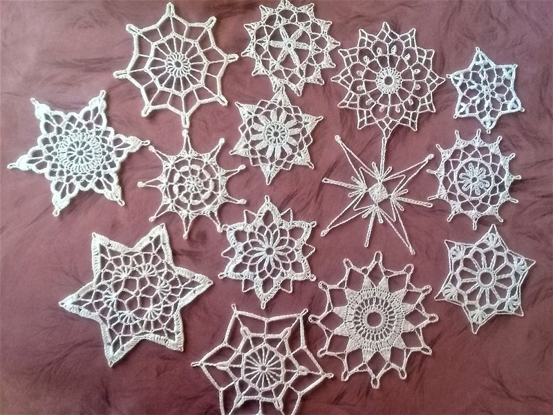 Knitted snowflake set 14 pieces Wall decor Holiday decor - ตกแต่งผนัง - ผ้าฝ้าย/ผ้าลินิน ขาว