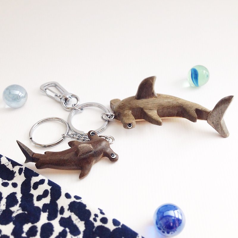 [Ocean Series x Hammerhead Shark] Handmade Wooden Keychain/Pendant - ที่ห้อยกุญแจ - ไม้ สีเทา