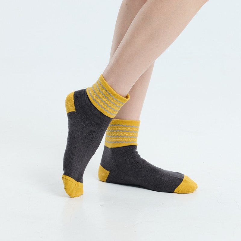 貝柔日系萊卡寬口襪-波浪(男女適用) - 襪子 - 棉．麻 銀色