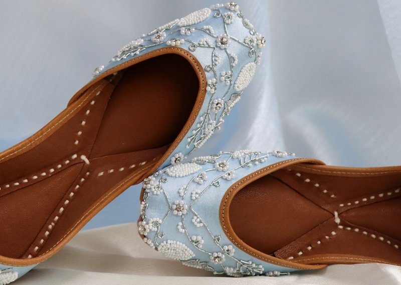 Blue Cloud Indian Retro Satin Small Pearl Delicate Handmade Leather Beaded Shoes - อื่นๆ - หนังแท้ สีน้ำเงิน