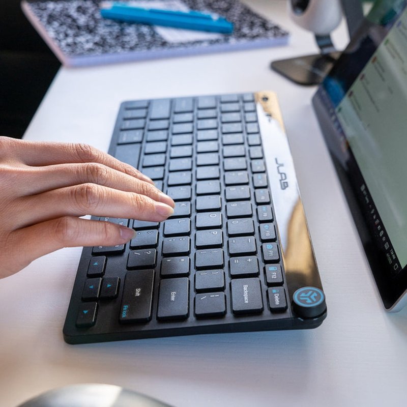 JLab JBUDS Wireless Keyboard | Portable | Connect to Multiple Devices - อุปกรณ์เสริมคอมพิวเตอร์ - พลาสติก สีดำ