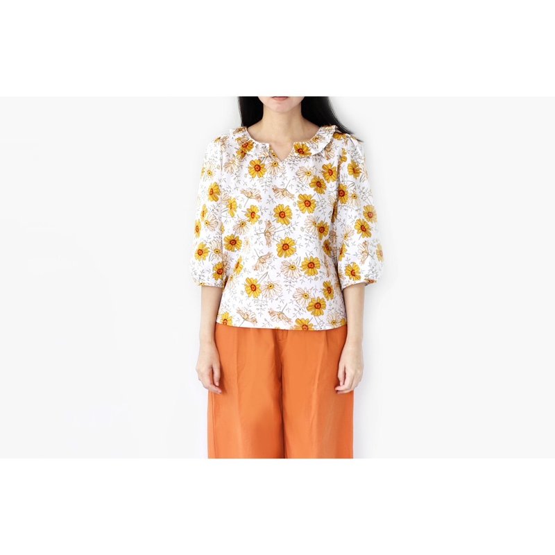 Small V-neck shirt with 3/4 sleeves, yellow and white daisy pattern - 女上衣/長袖上衣 - 棉．麻 黃色