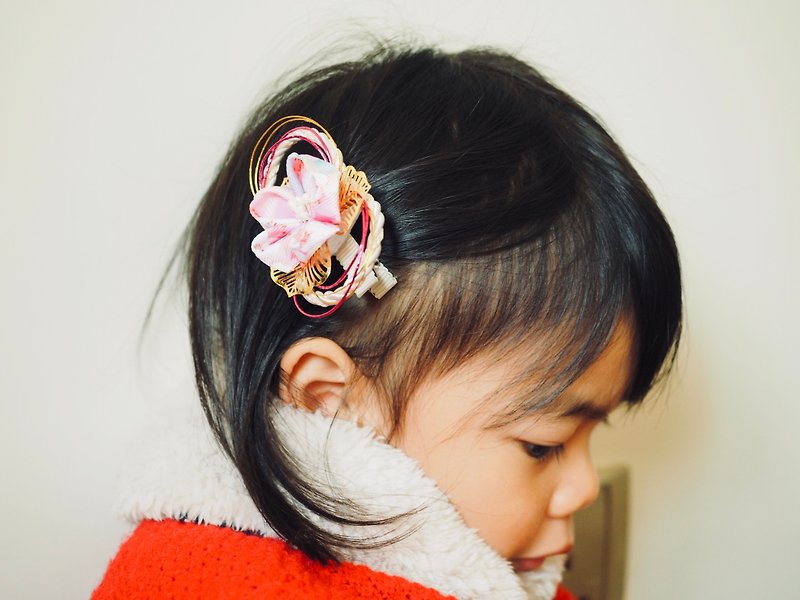Chinese New Year Hair Accessory Hair Clip Band - เครื่องประดับ - ผ้าฝ้าย/ผ้าลินิน สึชมพู