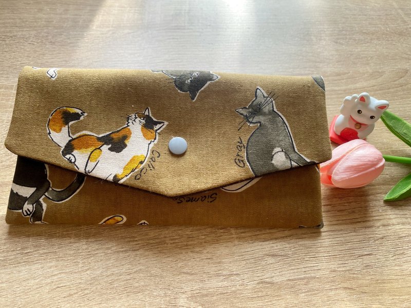 Lazy Cat Red Envelope Bag Passbook Cash Storage Bag Mask Storage Bag (Japanese Fabric) - กระเป๋าเครื่องสำอาง - ผ้าฝ้าย/ผ้าลินิน 