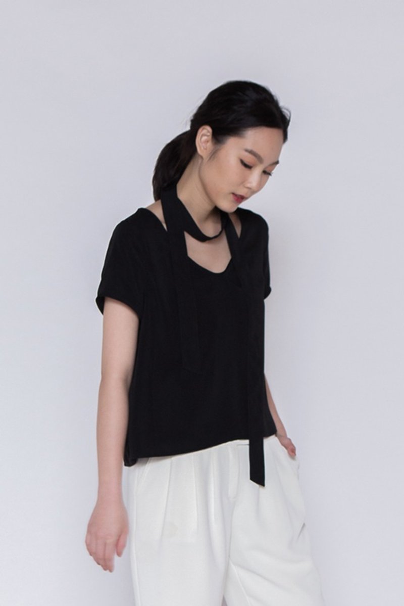 個性宣言 V領上衣附領巾 Statement V-neck Top w Scraf T169 - 女上衣/長袖上衣 - 聚酯纖維 黑色