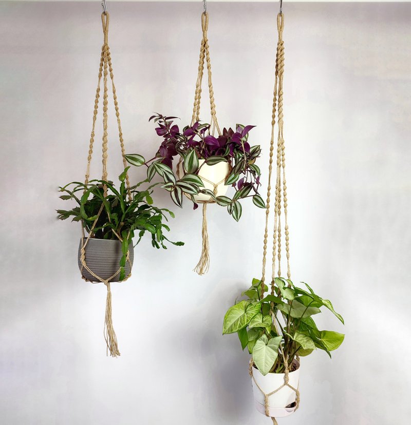 Macrame Plant Hanger of natural jute ,  plant holder - 植栽/盆栽 - 棉．麻 卡其色